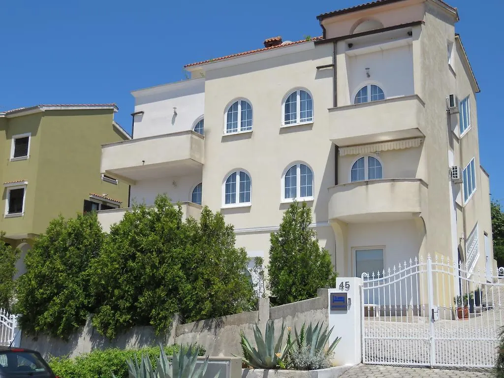 Apartments Villa Urbajs Vrsar